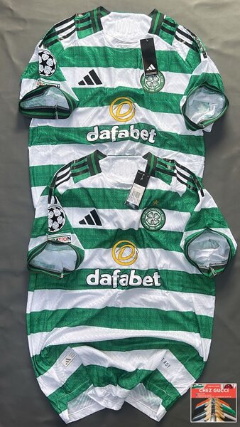 Maillot de football rayé vert