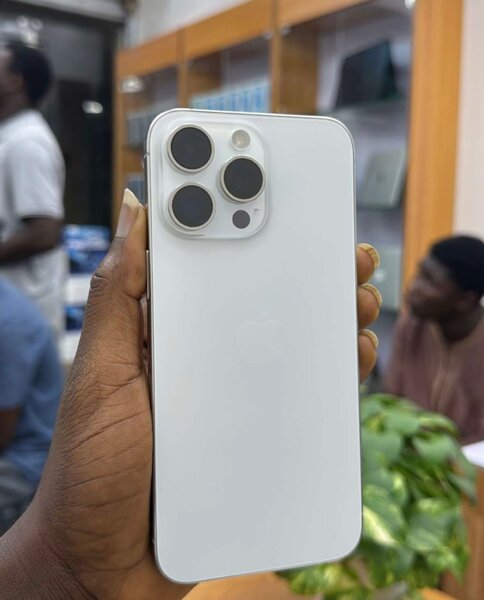 Used iPhone 15 pro max 256gig eSIM factory unlocked availabl