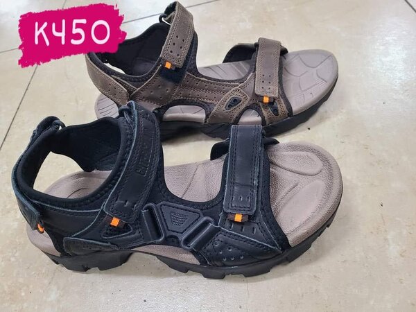 Synthetic leather slippers