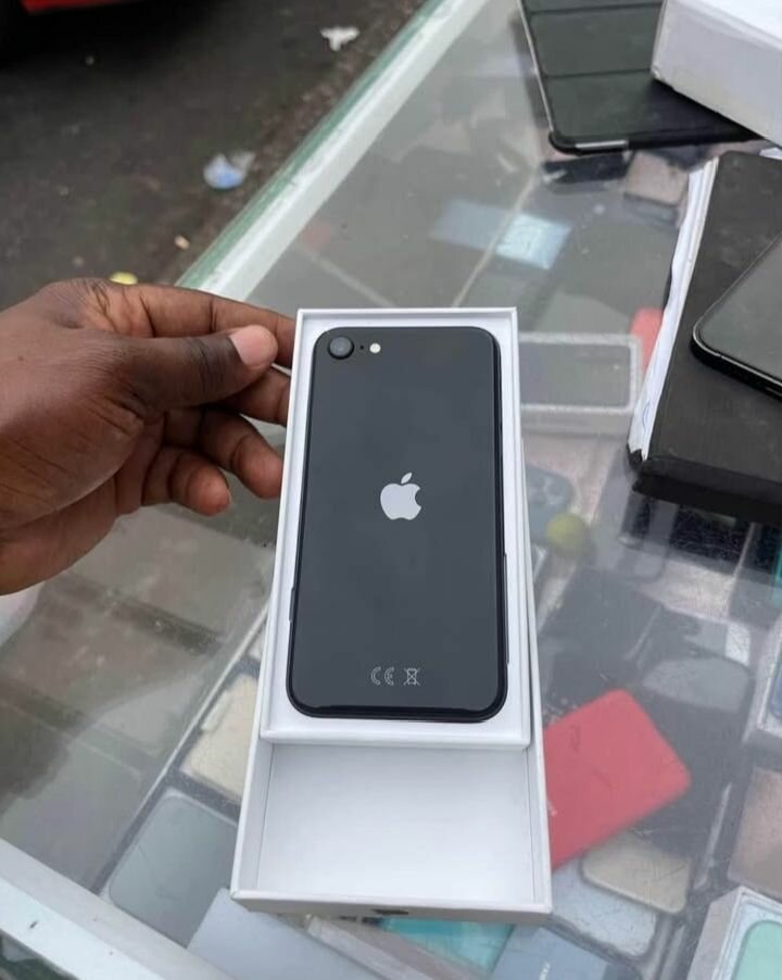 Apple iPhone SE