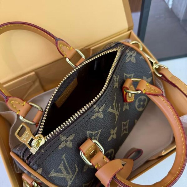 Sac à main en cuir élégant lv