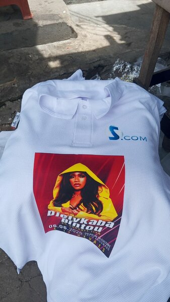 T-shirt à motifs originaux