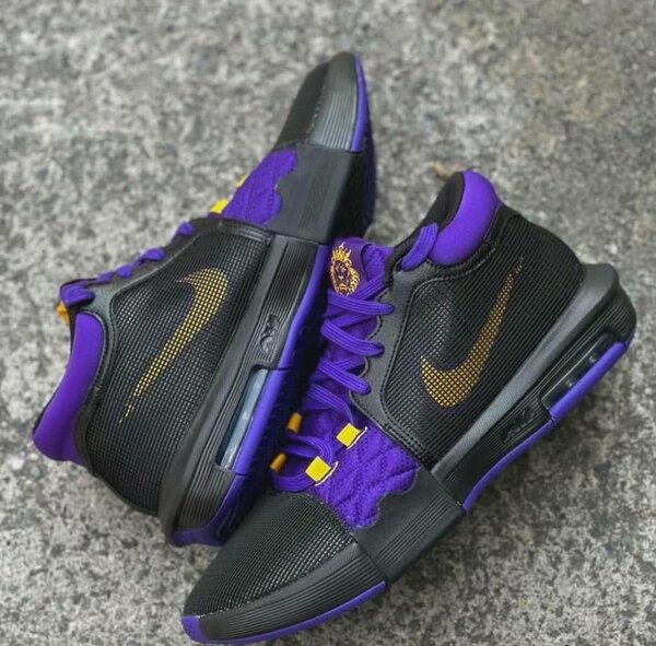 Basketball LeBron witness 8