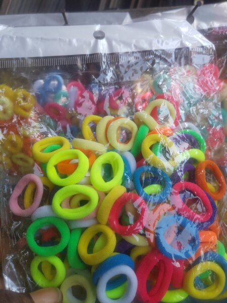 Élastiques à cheveux colorés