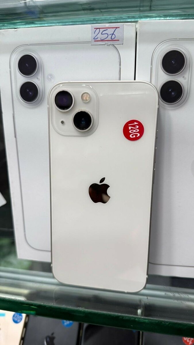 iPhone 13 128giga casineuf tout passe propre