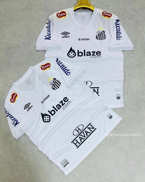 Maillots de football Umbro Santos