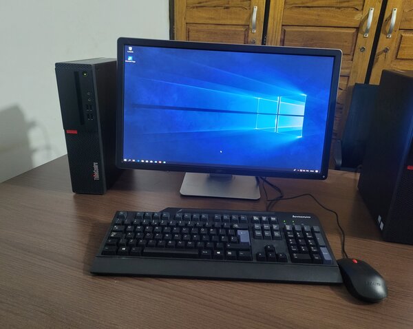 Ordinateurs de bureau Lenovo ThinkCentre