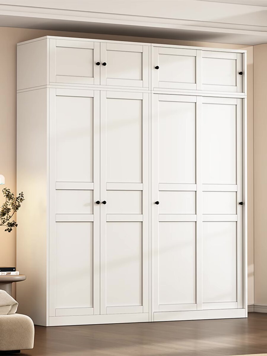 Armoire blanche spacieuse moderne