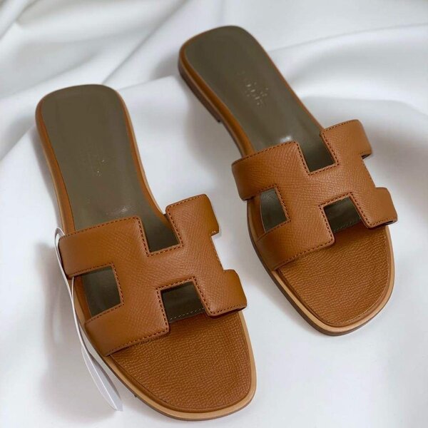 Sandales plates élégantes