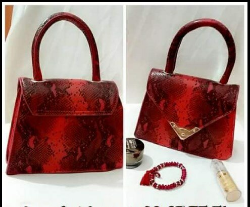 femme sac à main de