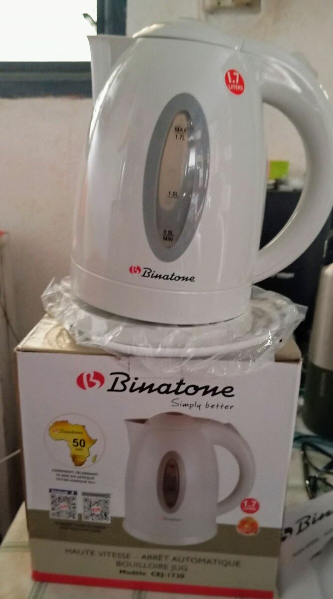 Bouilloire électrique 1.7L Binatone