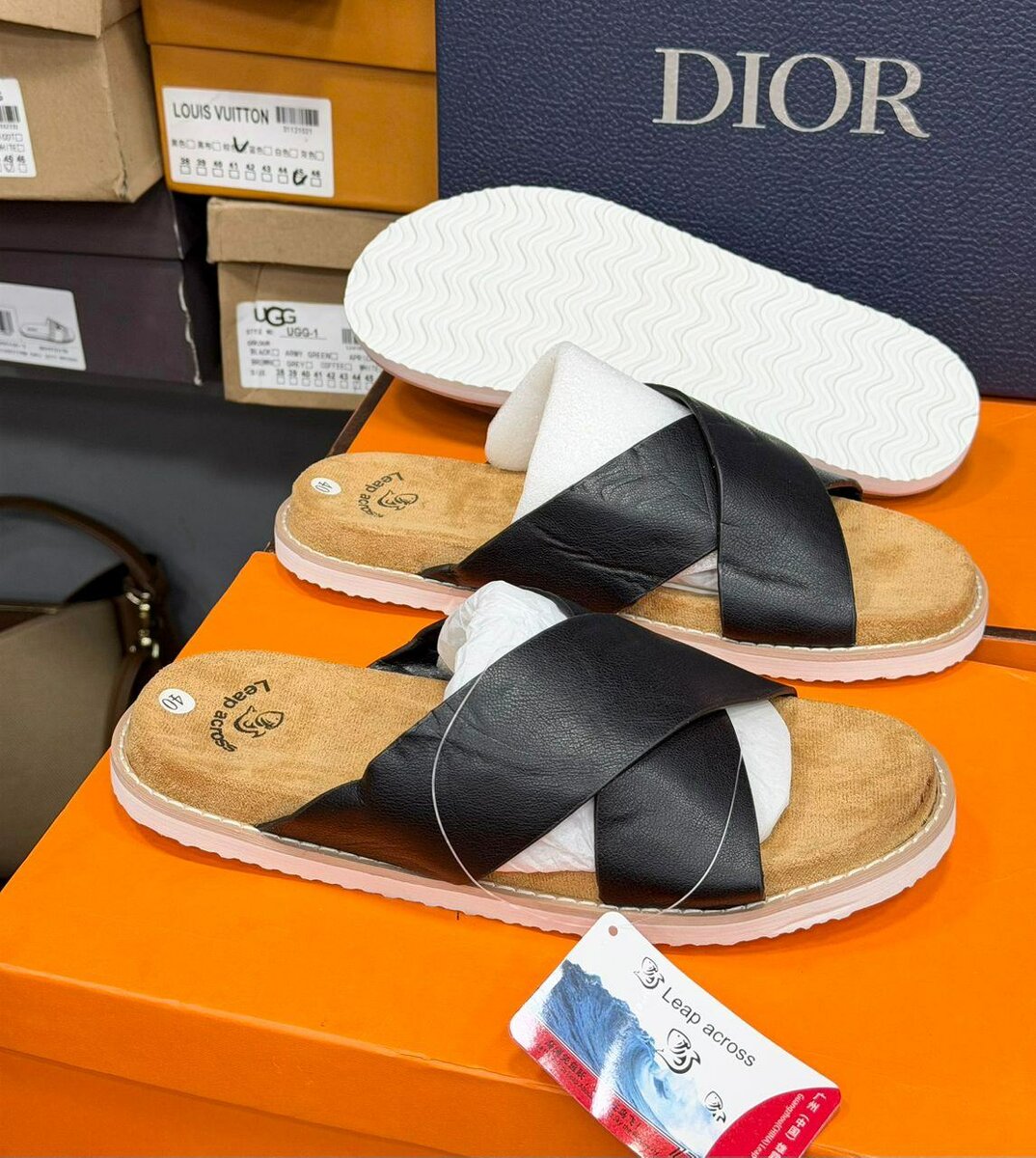 Sandales croisées en cuir