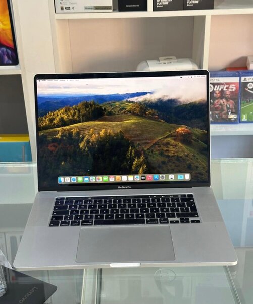MacBook Pro 16