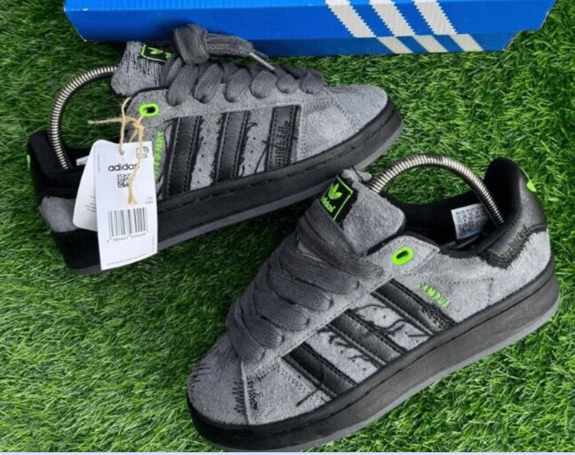 Chaussures Adidas en daim gris