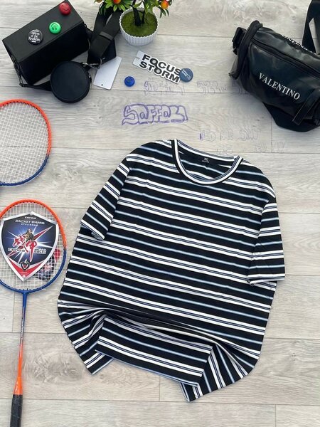 T-shirt rayé léger et stylé