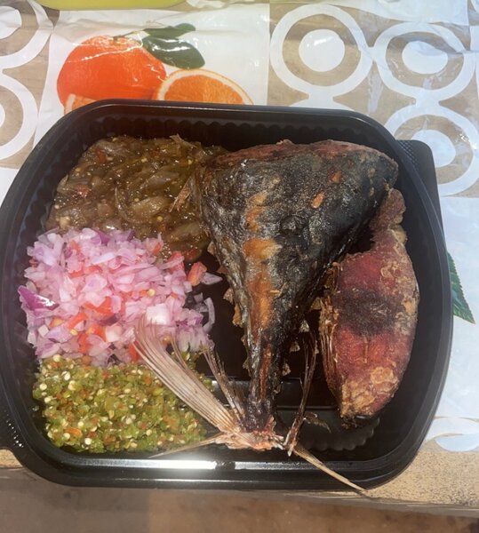 Repas de poisson frit savoureux