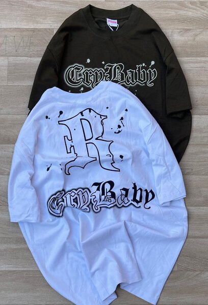 T-shirts "Cry Baby"