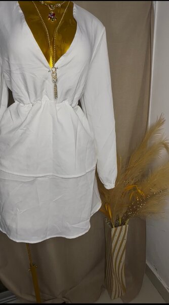 Robe Blanche Élégante Femme