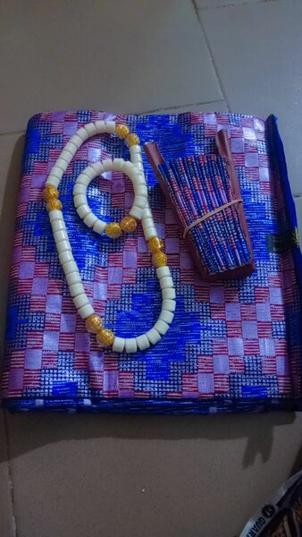 Pagne kenté avec les accessoir