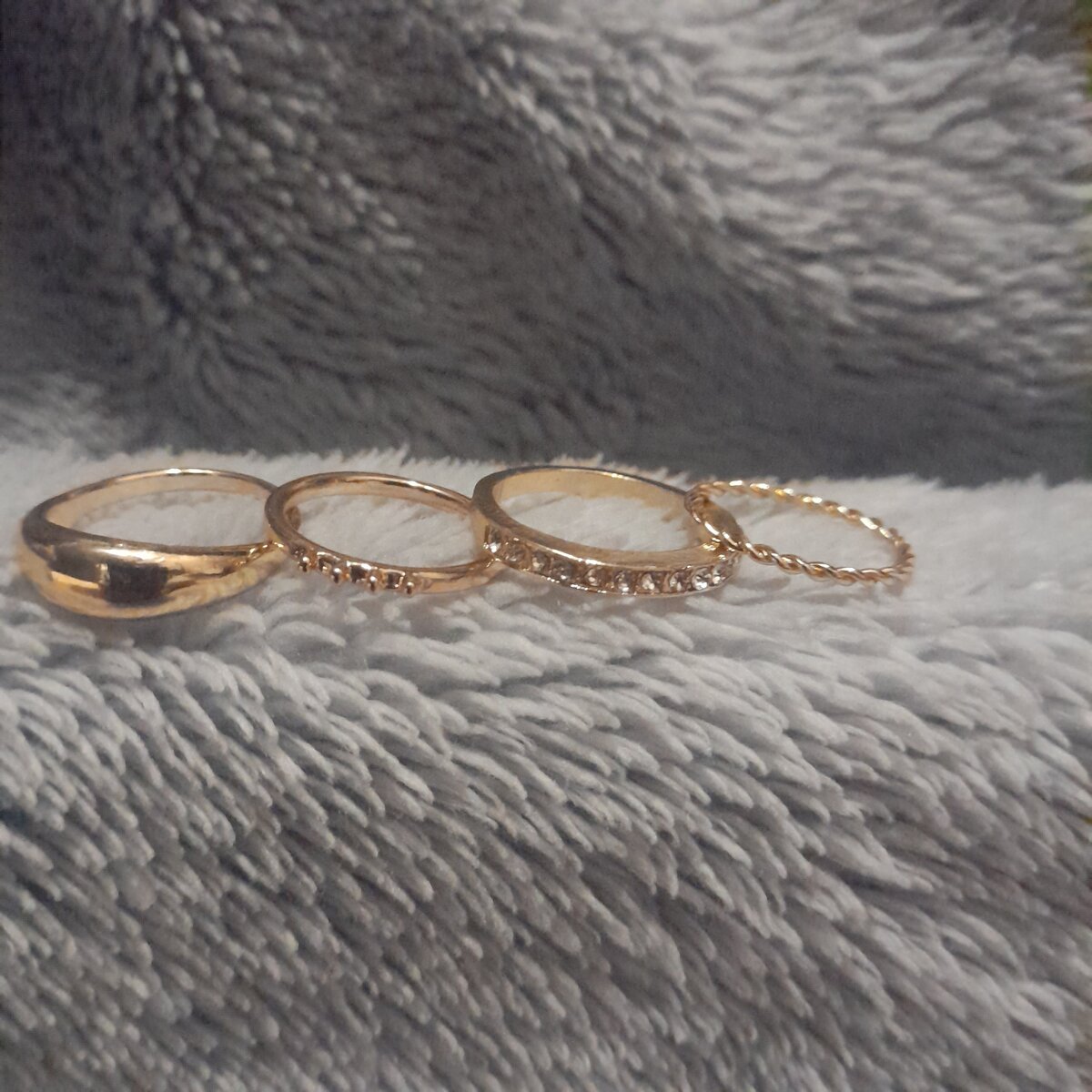 4pc set of Bohemian Rings