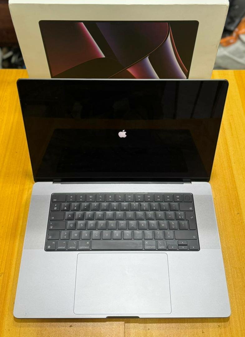 macbook m2 pro 2023
