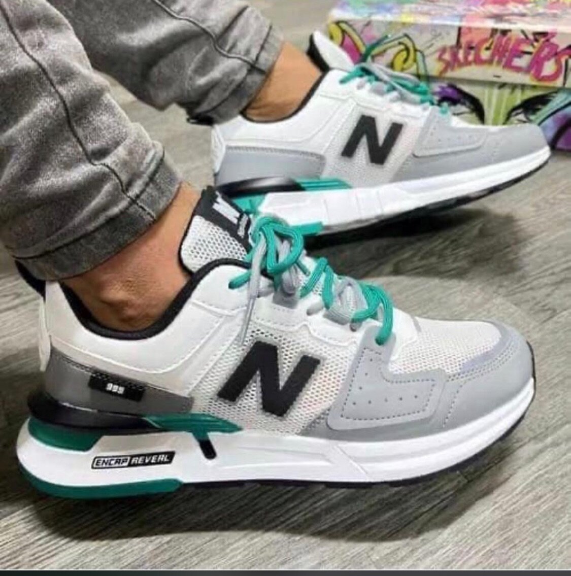 New Balance Sneaker