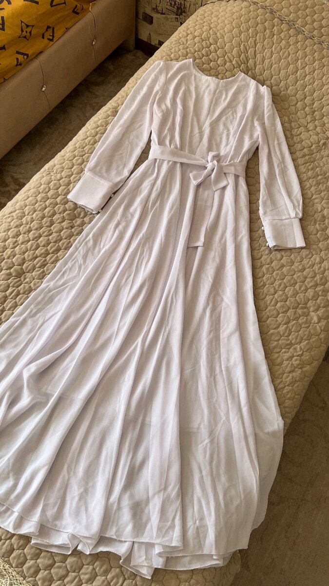 белое базовое платье