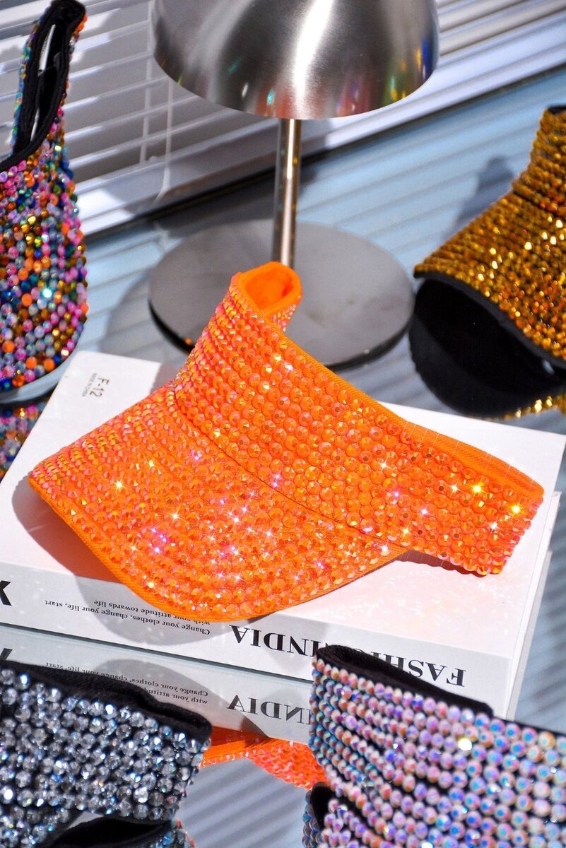 Visière en strass glamour