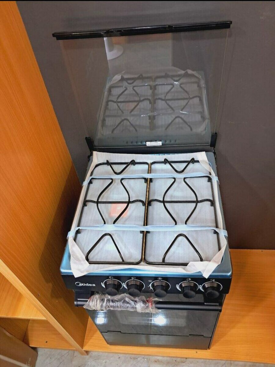 Midea stove with oven