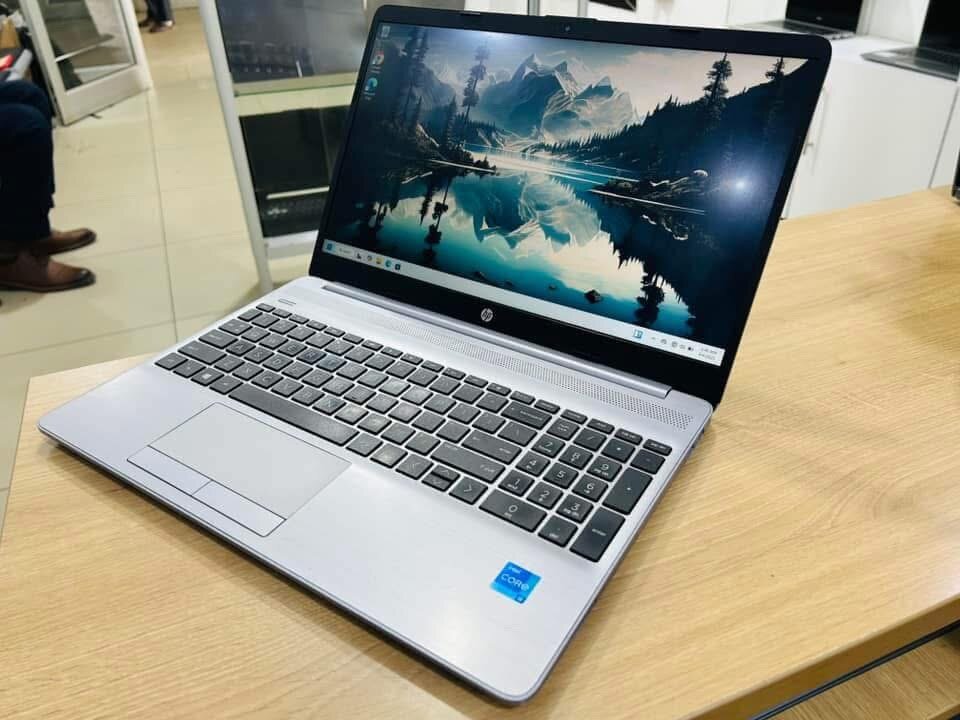 HP 250 G8  Core i5-1105G1  11t