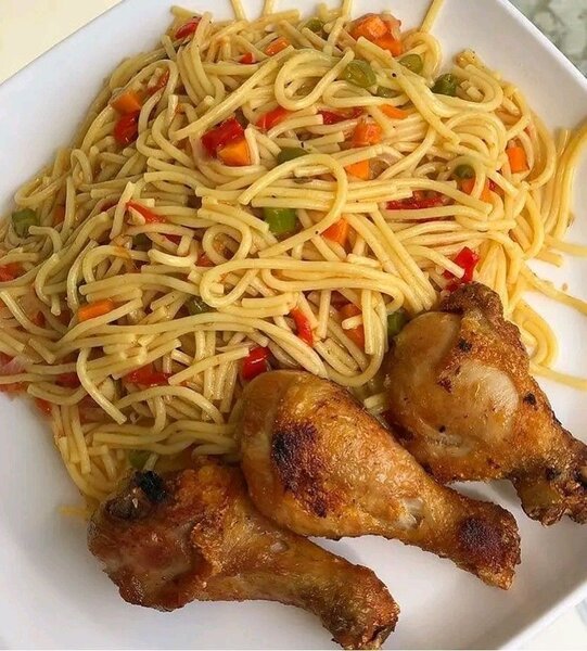 Poulet grillé et spaghetti