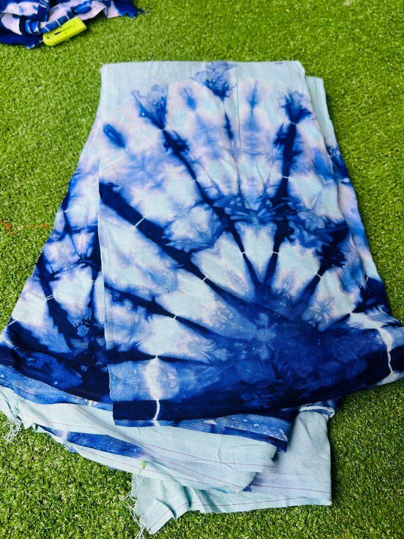 Étoffes Tie-Dye Colorées