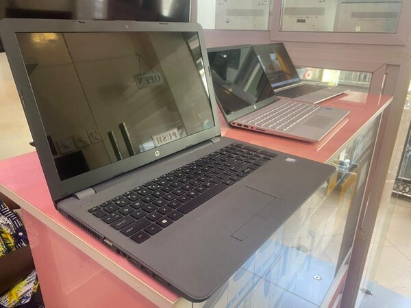 HP 250 G6 Notebook pc/intel(R)celeron/4GB Ram/128SSD/15.6