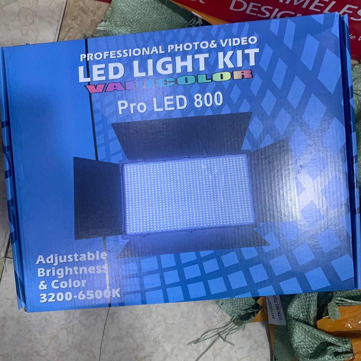 LED light 800