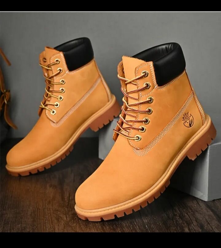 Men water resistant boot