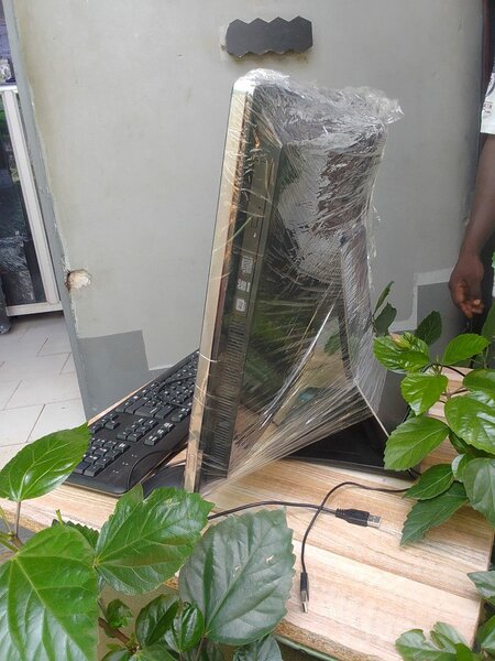 Ordinateur tout-en-un compact