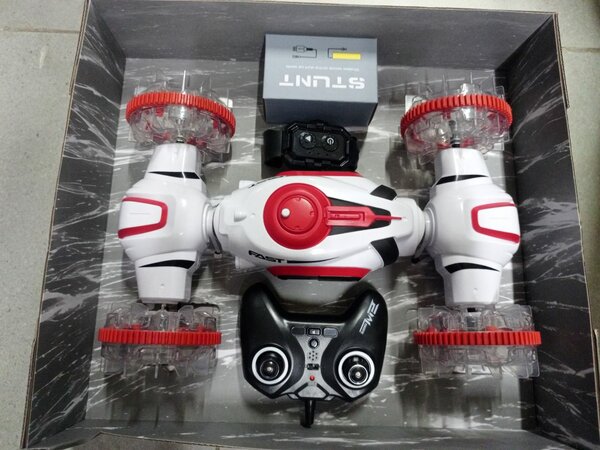 Voiture RC Amphibie Cascadeur