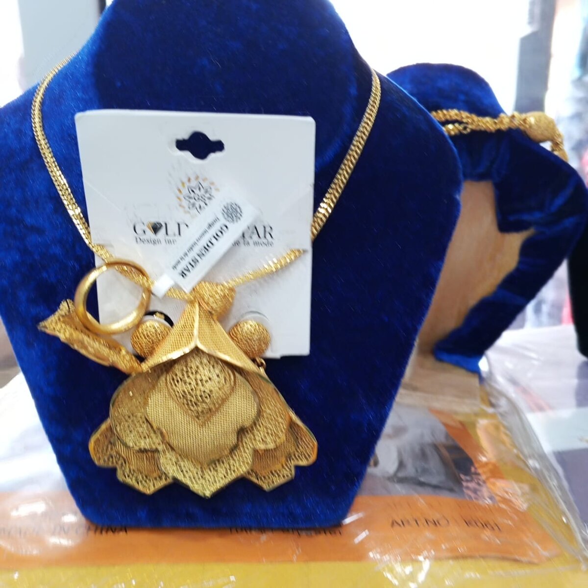 Collier en or élégant