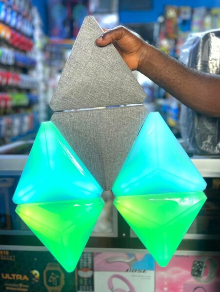 Lampes murales LED géométriques