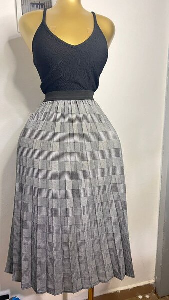 Jupe plissée élégante femme