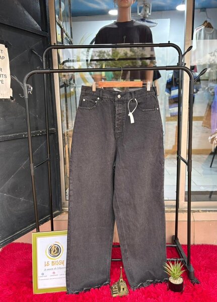 Jean droit noir élégant