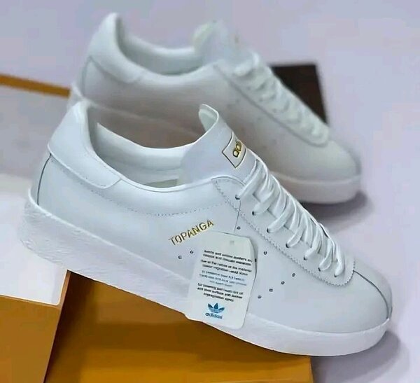 Baskets blanches élégantes