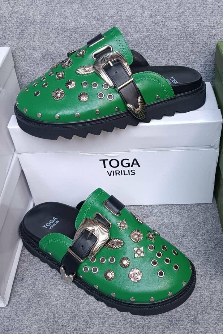 Sabots en cuir ornés pour hommes