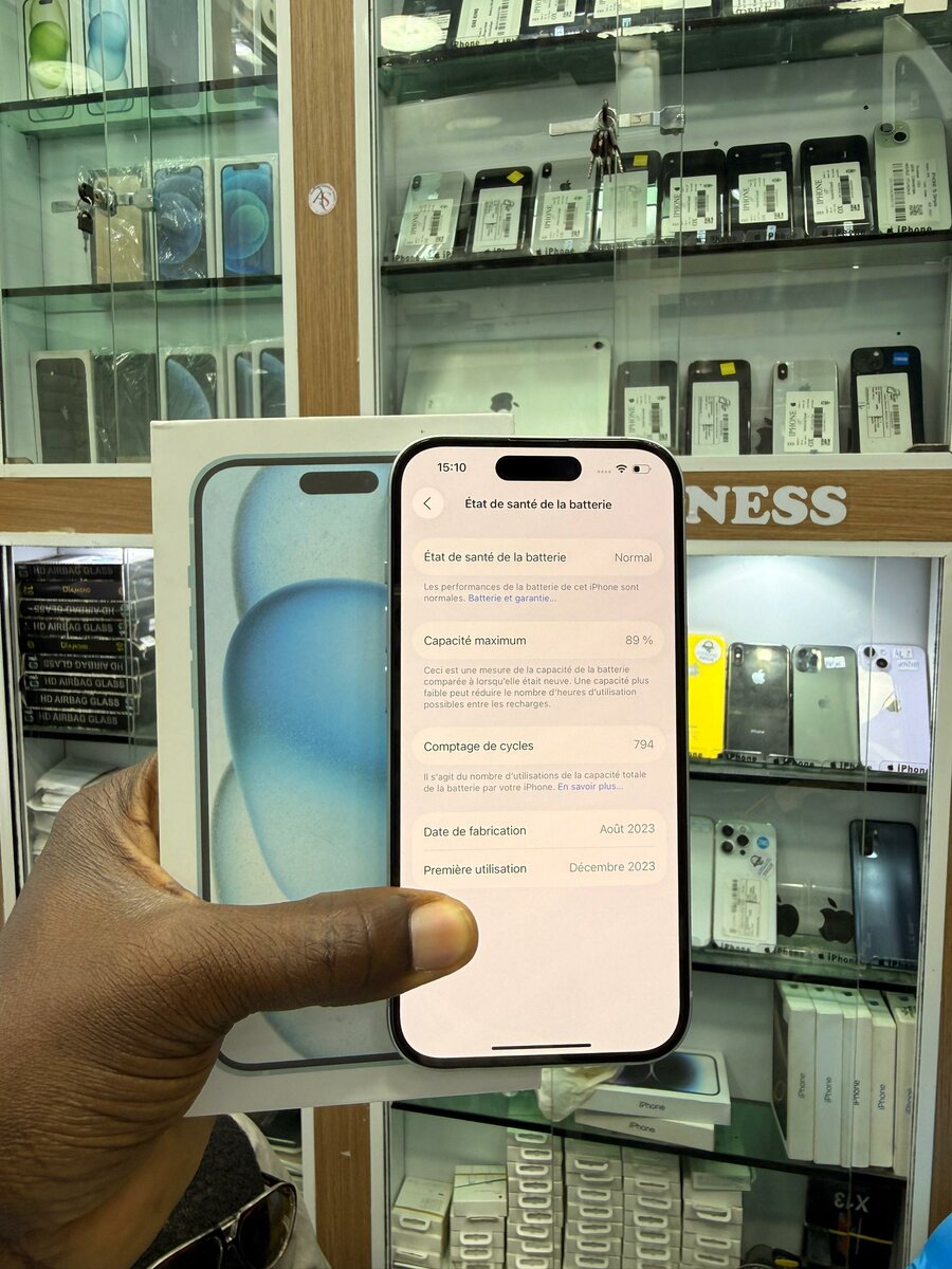 iPhone 15 simple 128Go  État t
