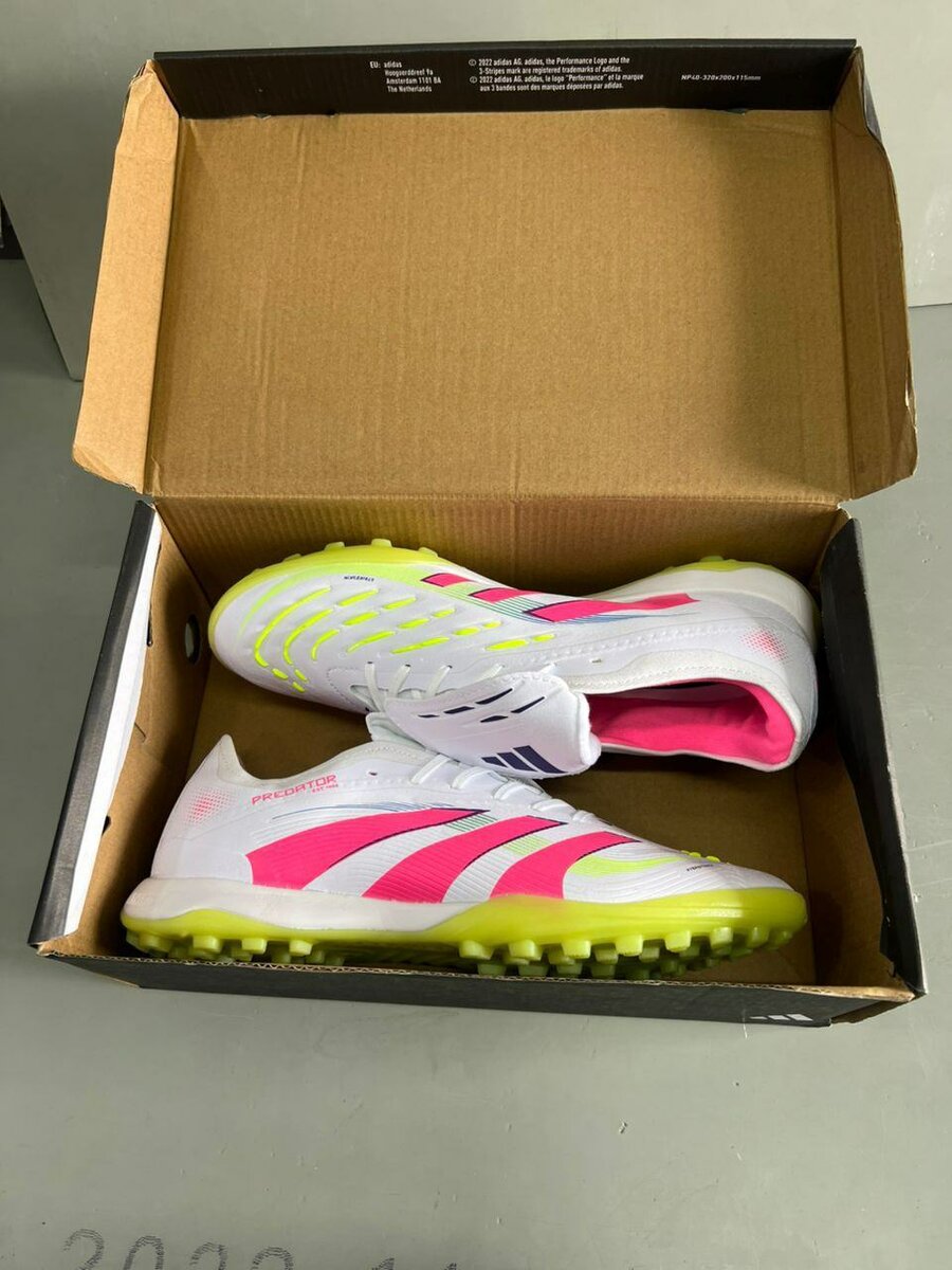 Chaussures de Football Dynamiques