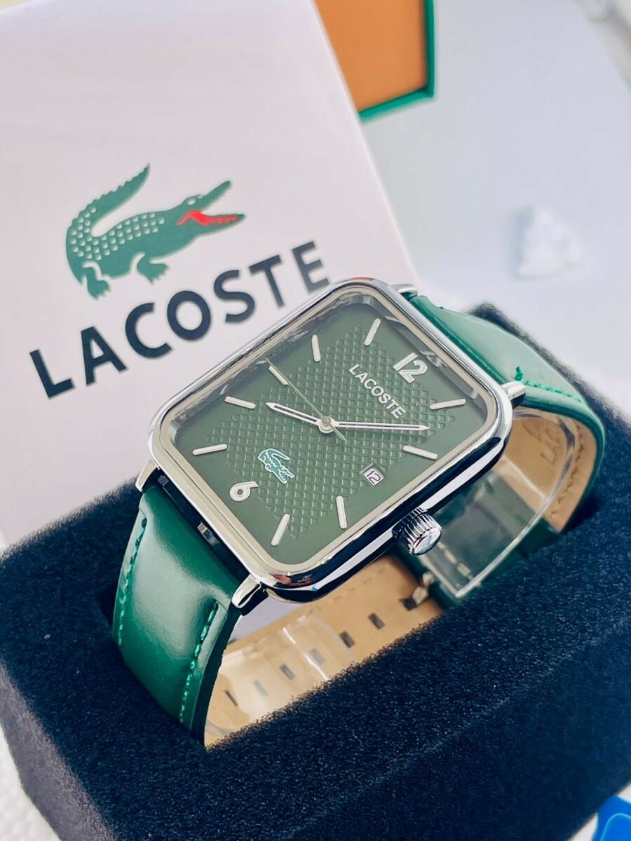 Montre Lacoste rectangulaire élégante