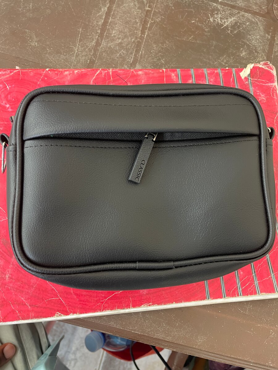 Sac banane en cuir noir CLASSIC