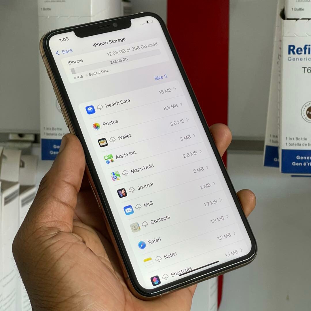 Apple iPhone 11 Pro Max 256GB. Gold