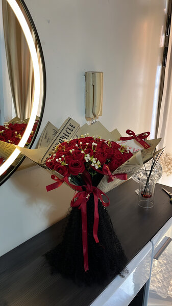 Bouquet de roses rouges élégantes