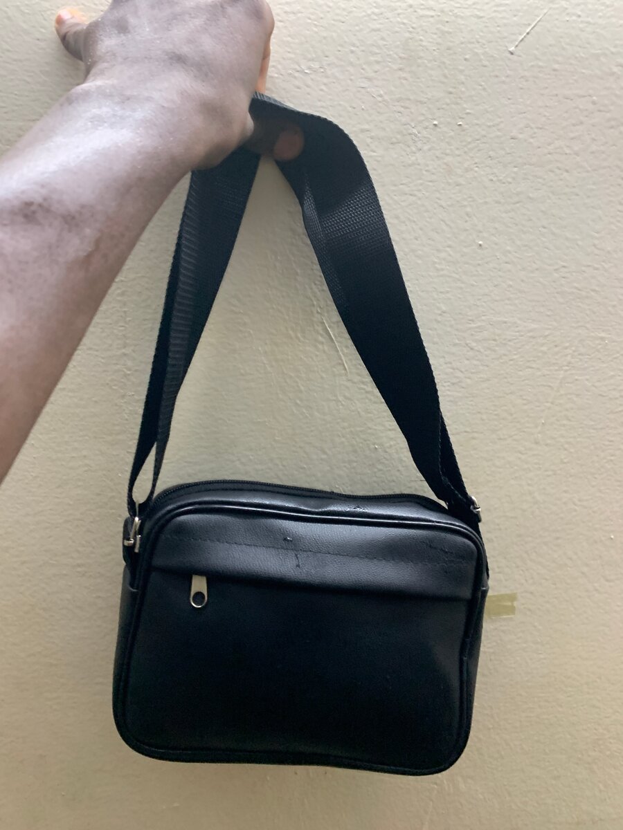 Sac bandoulière noir élégant